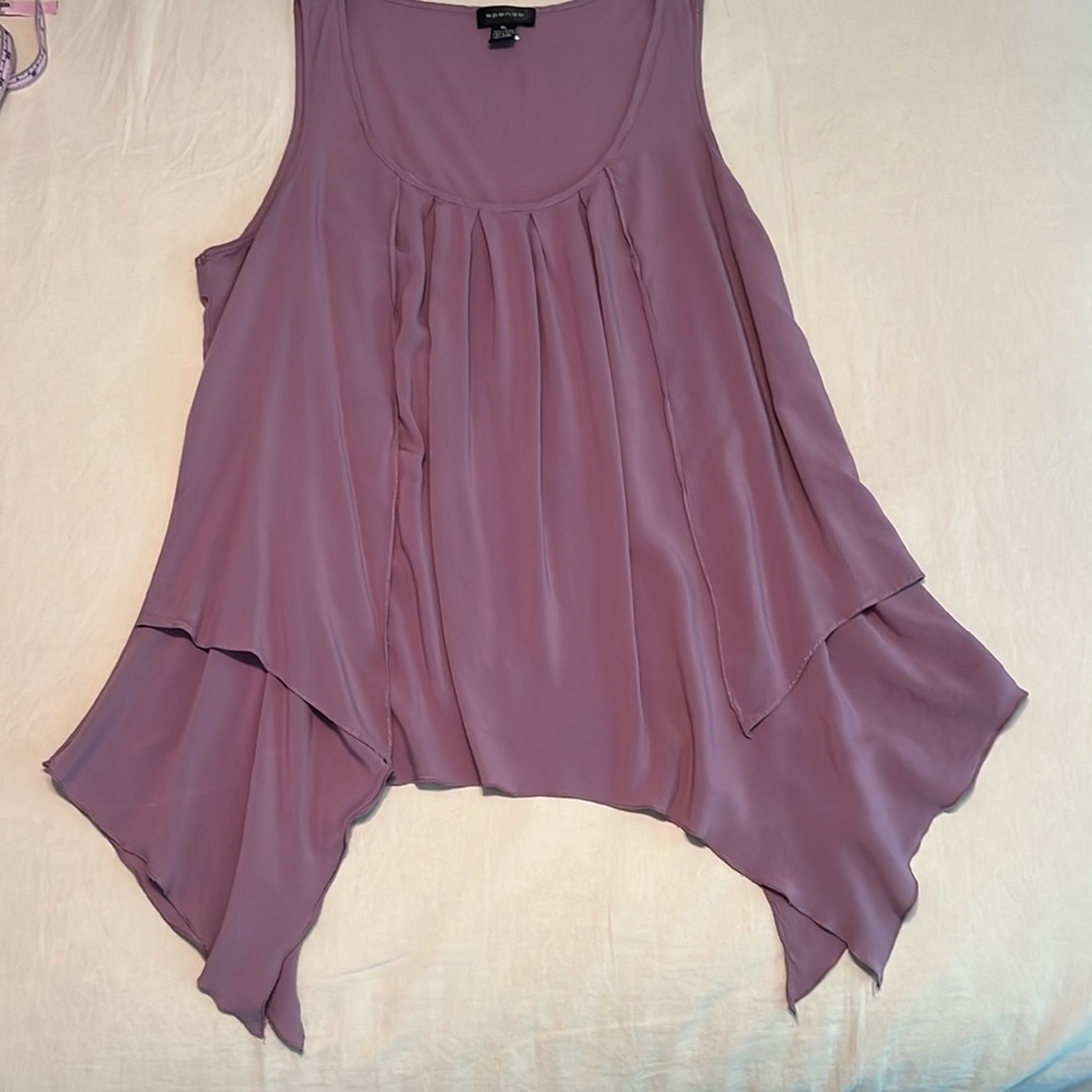 Sleeveless purple top